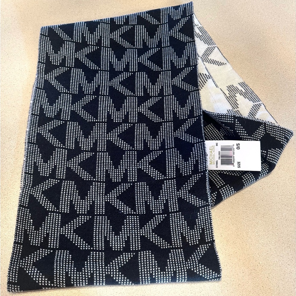 NWT MICHAEL KORS Women's Infinity Scarf Black/White MK Logo Monogram